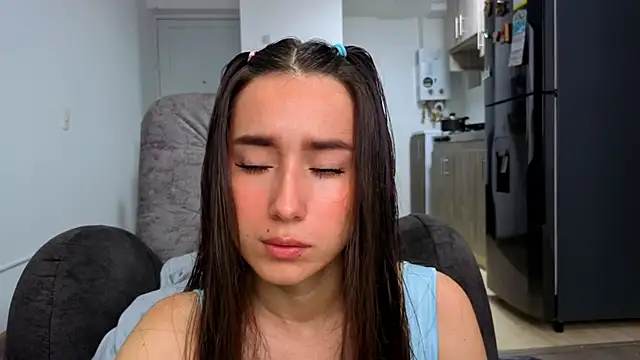 Adhara Kitten online show from 05/20/26, 01:39