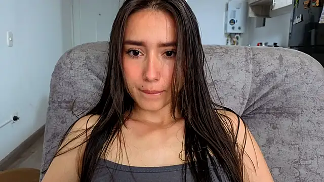 Adhara Kitten online show from 05/25/26, 01:50