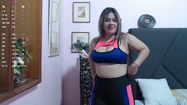 pamela echeverria online show from 09/29/25, 10:31