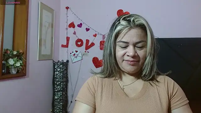pamela echeverria online show from 06/06/26, 11:48