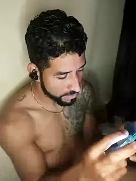 Snapshot of Alexsexygamer chatting on 10/16/25, 01:17 Alexsexygamer online show from 10/16/25, 01:17