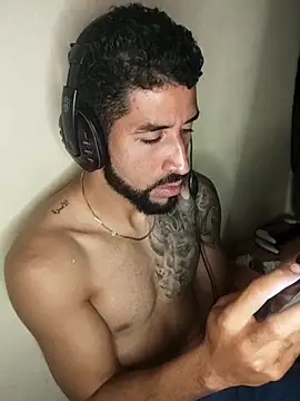 Snapshot of Alexsexygamer chatting on 10/17/25, 01:31 Alexsexygamer online show from 10/17/25, 01:31