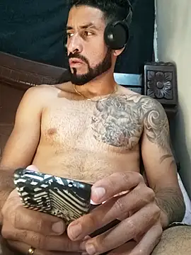 Snapshot of Alexsexygamer chatting on 10/27/25, 10:36 Alexsexygamer online show from 10/27/25, 10:36