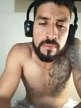 Snapshot of Alexsexygamer chatting on 10/31/25, 01:28 Alexsexygamer online show from 10/31/25, 01:28