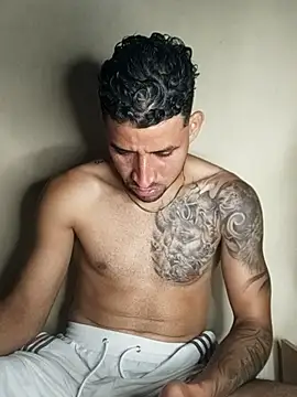 Snapshot of Alexsexygamer chatting on 11/05/25, 12:54 Alexsexygamer online show from 11/05/25, 12:54