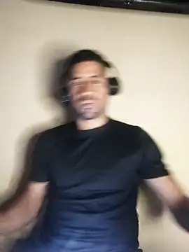 Snapshot of Alexsexygamer chatting on 11/06/25, 01:06 Alexsexygamer online show from 11/06/25, 01:06