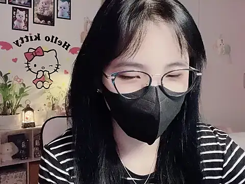 keelinnn19 online show from 12/15/25, 06:56