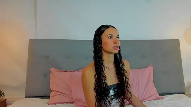 Luna Claire online show from 09/24/25, 12:52