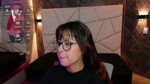 sophiaa 7 online show from 10/24/25, 11:17