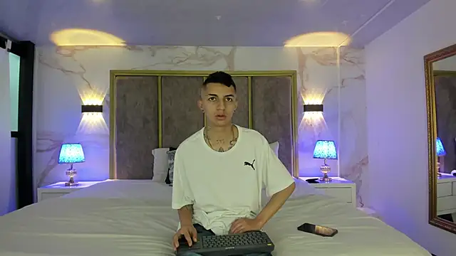 NickandAbby  online show from 10/03/25, 12:24