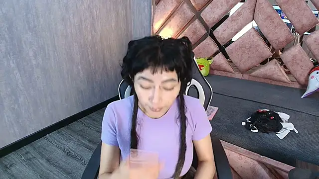 Snapshot of Babyyrasta666 chatting on 10/17/25, 04:26 Babyyrasta666 online show from 10/17/25, 04:26