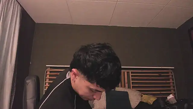 Snapshot of PaulEvens chatting on 09/15/25, 01:44 PaulEvens online show from 09/15/25, 01:44