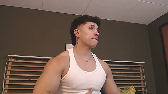 Snapshot of PaulEvens chatting on 09/16/25, 01:23 PaulEvens online show from 09/16/25, 01:23