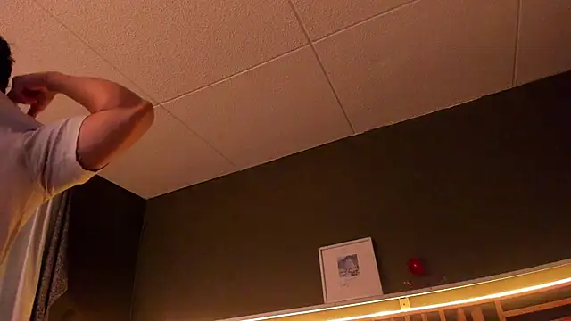 Snapshot of PaulEvens chatting on 09/18/25, 01:13 PaulEvens online show from 09/18/25, 01:13