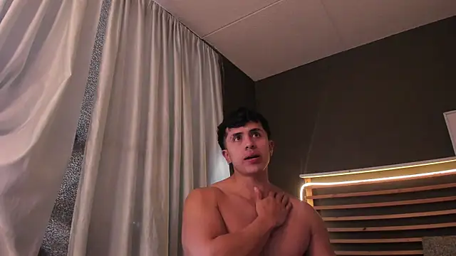 Snapshot of PaulEvens chatting on 09/22/25, 01:24 PaulEvens online show from 09/22/25, 01:24