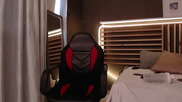 Snapshot of PaulEvens chatting on 09/25/25, 01:59 PaulEvens online show from 09/25/25, 01:59