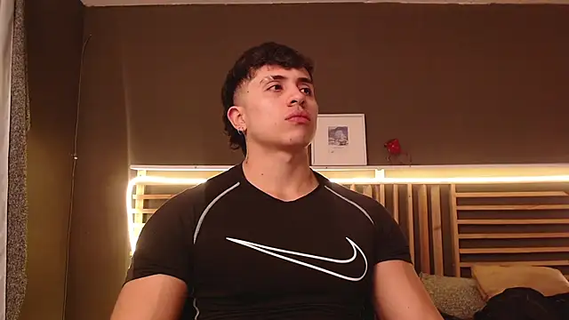 Snapshot of PaulEvens chatting on 09/26/25, 01:15 PaulEvens online show from 09/26/25, 01:15