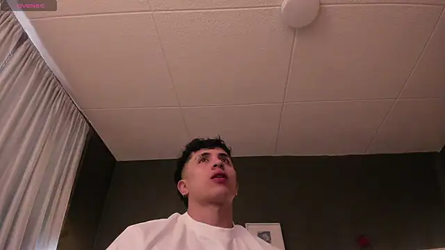 Snapshot of PaulEvens chatting on 10/07/25, 01:08 PaulEvens online show from 10/07/25, 01:08