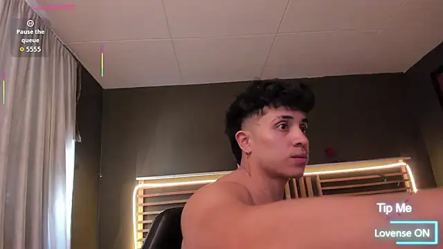 Snapshot of PaulEvens chatting on 10/09/25, 01:42 PaulEvens online show from 10/09/25, 01:42