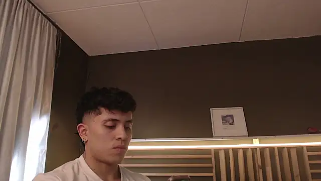 Snapshot of PaulEvens chatting on 10/20/25, 01:11 PaulEvens online show from 10/20/25, 01:11