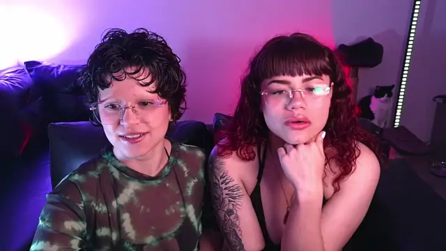 Snapshot of marsearth22_ chatting on 10/29/25, 10:11 marsearth22  online show from 10/29/25, 10:11