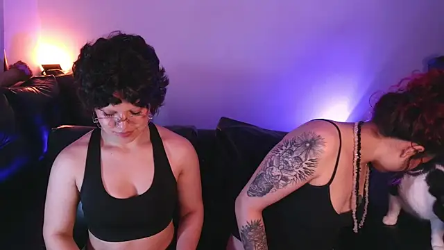 Snapshot of marsearth22_ chatting on 11/20/25, 04:23 marsearth22 online show from 11/20/25, 04:23