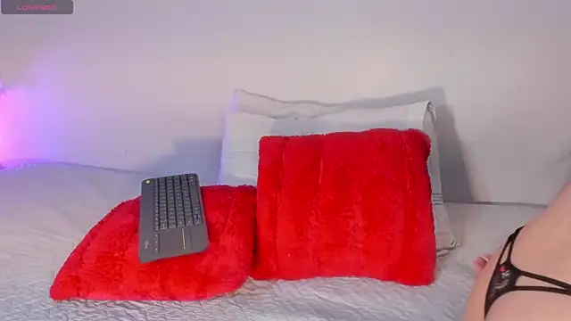 LeylaWoods online show from 06/05/26, 12:55