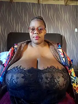 BoobsQueen46K online show from 06/05/26, 12:00