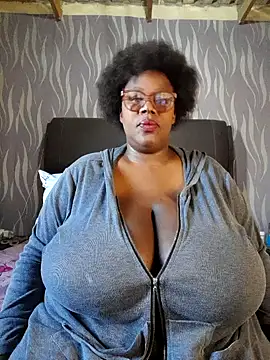 BoobsQueen46K online show from 06/11/26, 01:53