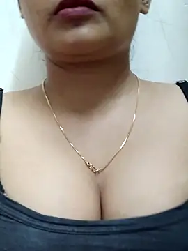 Snapshot of DPK25 chatting on 11/11/25, 03:12 DPK25 online show from 11/11/25, 03:12