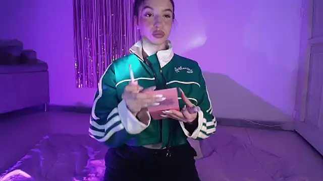 Alina Lee t online show from 10/02/25, 03:35