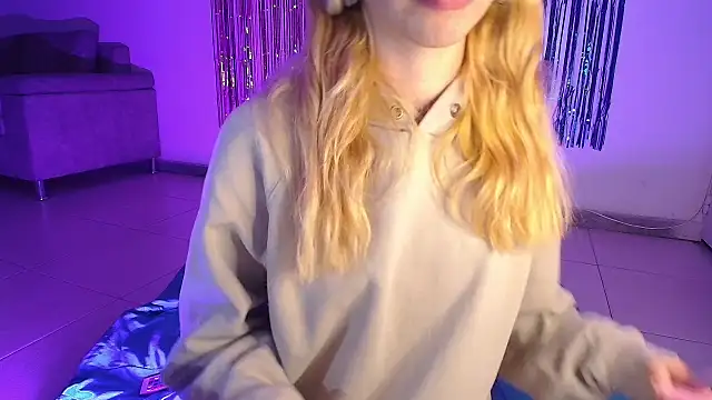 Alina Lee t online show from 10/16/25, 02:34