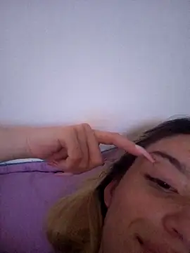 Alina Lee t online show from 10/23/25, 04:23