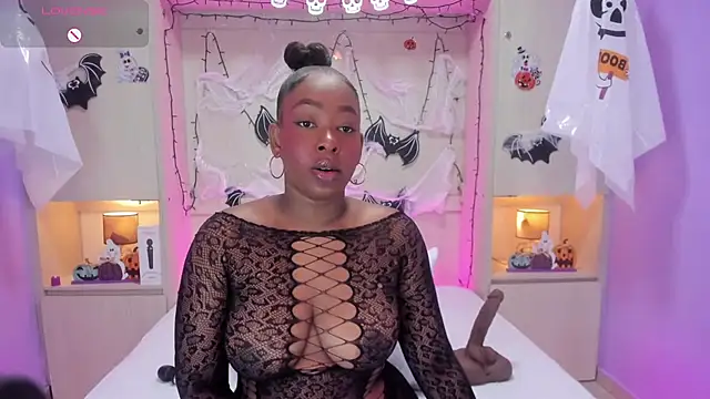 CassiieLondon online show from 10/23/25, 04:12