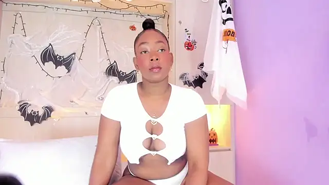 CassiieLondon online show from 10/25/25, 03:58