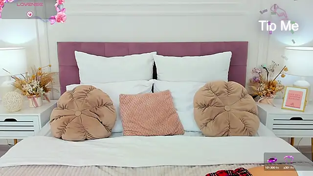 ToriSonn online show from 10/14/25, 05:19