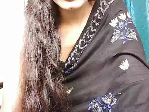 Snapshot of ROSE_GOLDE chatting on 09/14/25, 05:01 ROSE GOLDE online show from 09/14/25, 05:01