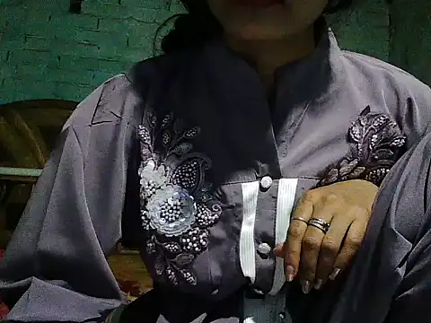 ROSE GOLDE online show from 10/28/25, 11:58