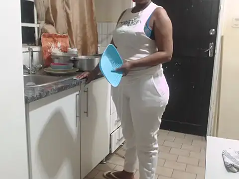 Snapshot of CouplesX96xx chatting on 11/02/25, 04:53 CouplesX96xx online show from 11/02/25, 04:53