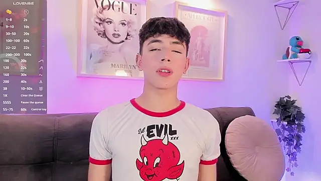 Snapshot of evan_voss chatting on 10/26/25, 12:22 evan voss online show from 10/26/25, 12:22