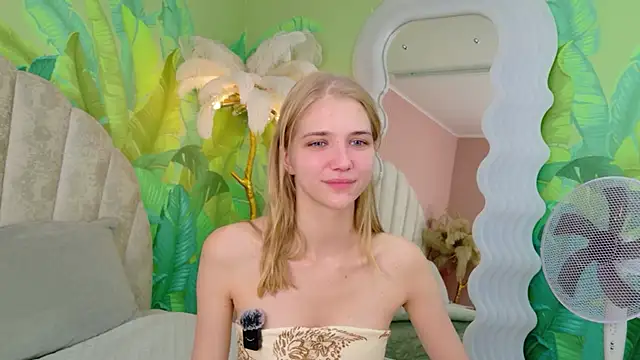 4example Chloe online show from 07/09/26, 05:44