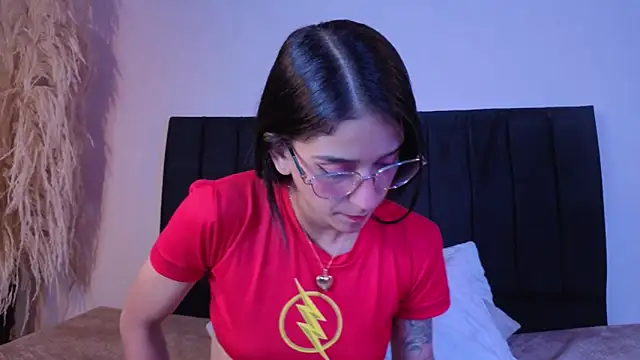 Snapshot of DanielaMonroe chatting on 11/25/25, 09:04 DanielaMonroe online show from 11/25/25, 09:04