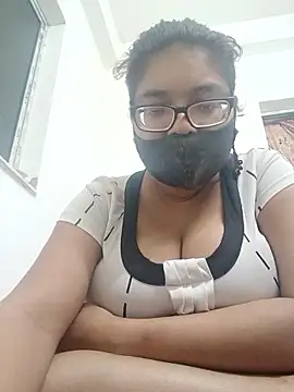 Elie couple143 online show from 10/28/25, 12:41