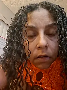 Snapshot of sweetnjuicyyy chatting on 09/30/25, 04:39 sweetnjuicyyy online show from 09/30/25, 04:39