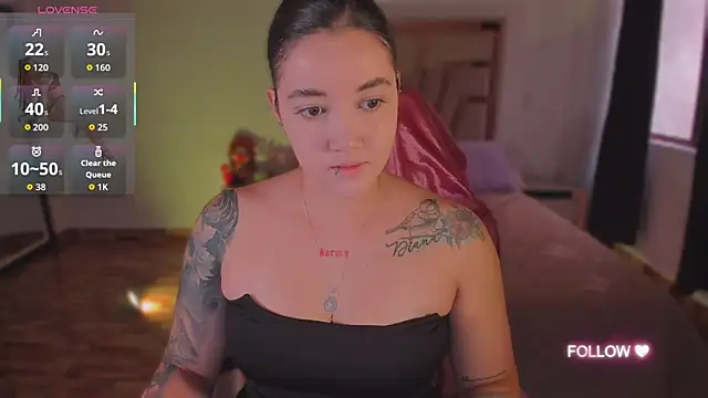 lunaarose online show from 11/07/25, 03:34