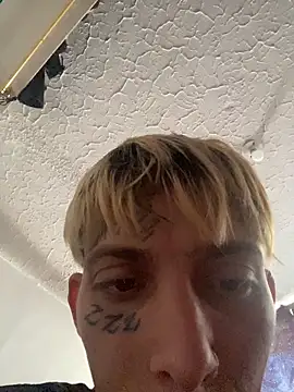 Snapshot of KinkyLatinCock chatting on 11/07/25, 03:23 KinkyLatinCock online show from 11/07/25, 03:23