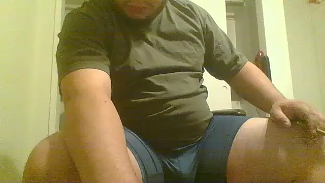 Snapshot of raredick chatting on 12/16/25, 05:45 raredick online show from 12/16/25, 05:45