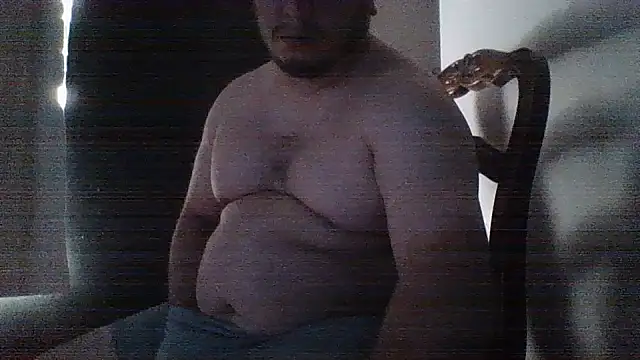 Snapshot of raredick chatting on 04/10/26, 12:38 raredick online show from 04/10/26, 12:38