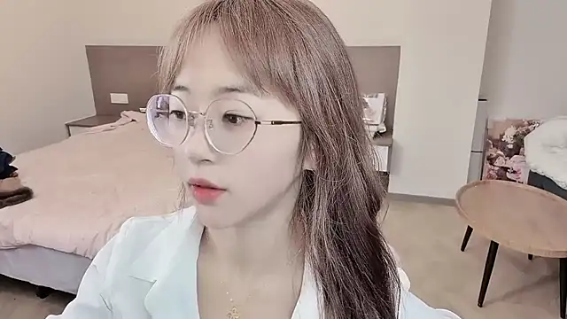 Snapshot of nini_a chatting on 11/11/25, 09:42 nini a online show from 11/11/25, 09:42