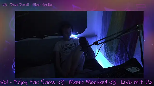 Snapshot of DaveLindau chatting on 10/20/25, 08:42 DaveLindau online show from 10/20/25, 08:42